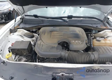 2016 Dodge Charger Sxt z USA, uszkodzony, nr VIN 2C3CDXHG8GH332810